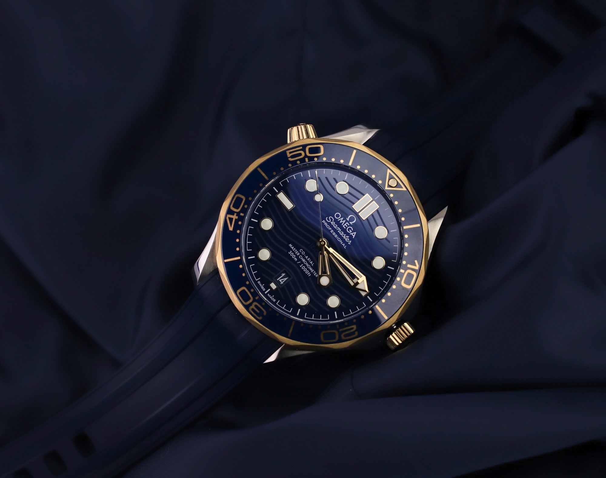 Omega Seamaster Diver 300M gold & Steel blue