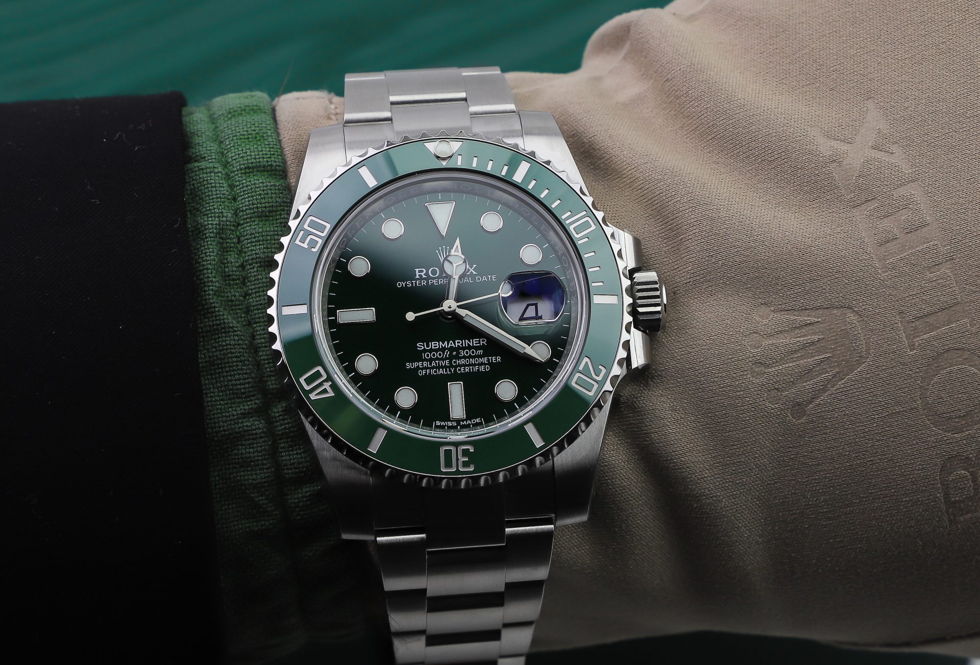 Rolex Submariner 116610LV Hulk wristshot