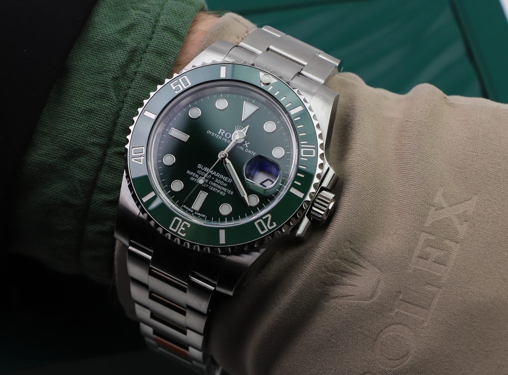 does the second hand on a rolex tick