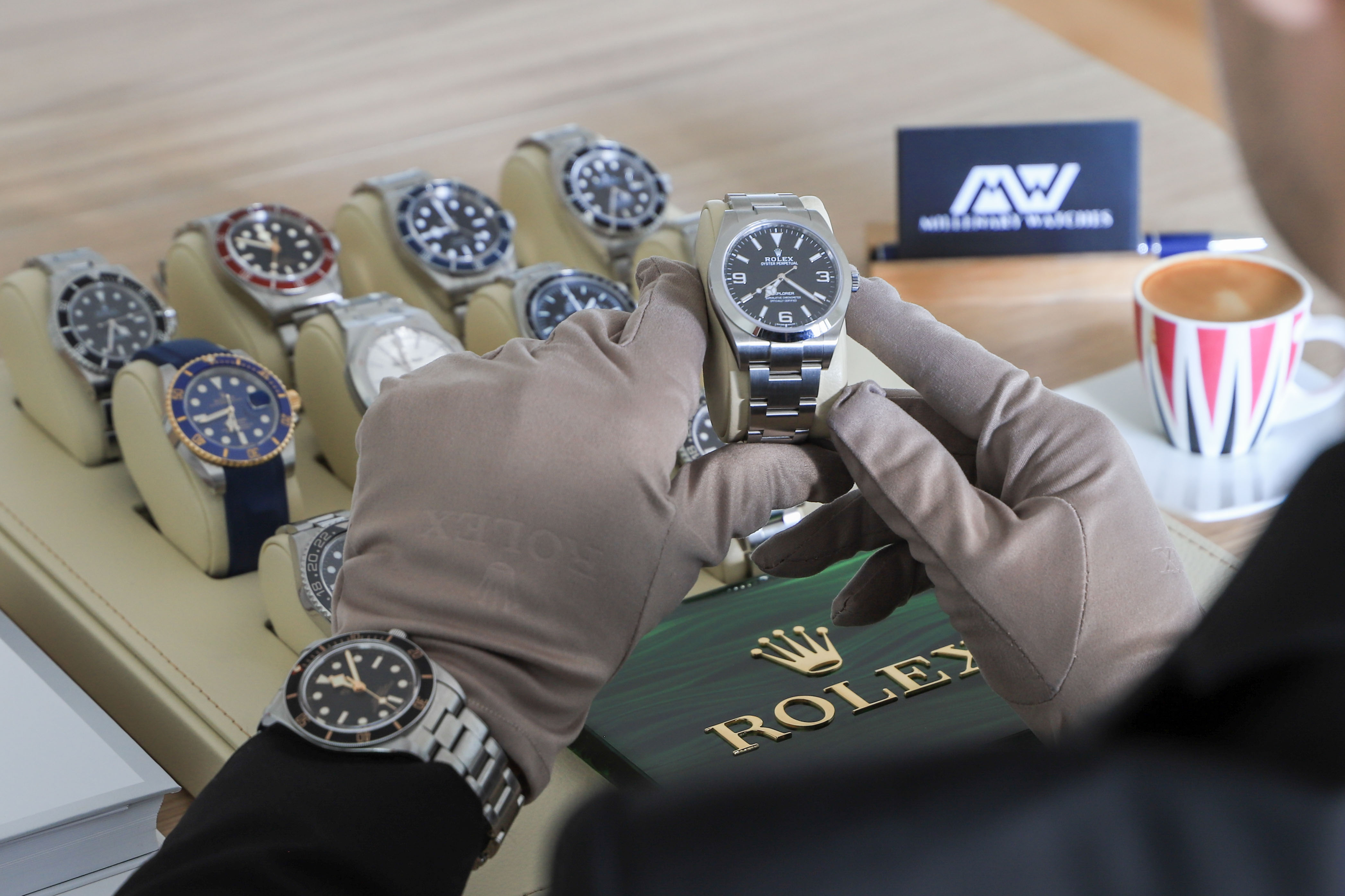 Why celebs are investing in online luxury watch reseller Bezel: Kevin Hart,  John Legend, NBA and NFL stars have all put money into the second-hand  platform, with Rolex timepieces averaging US$15,000 |