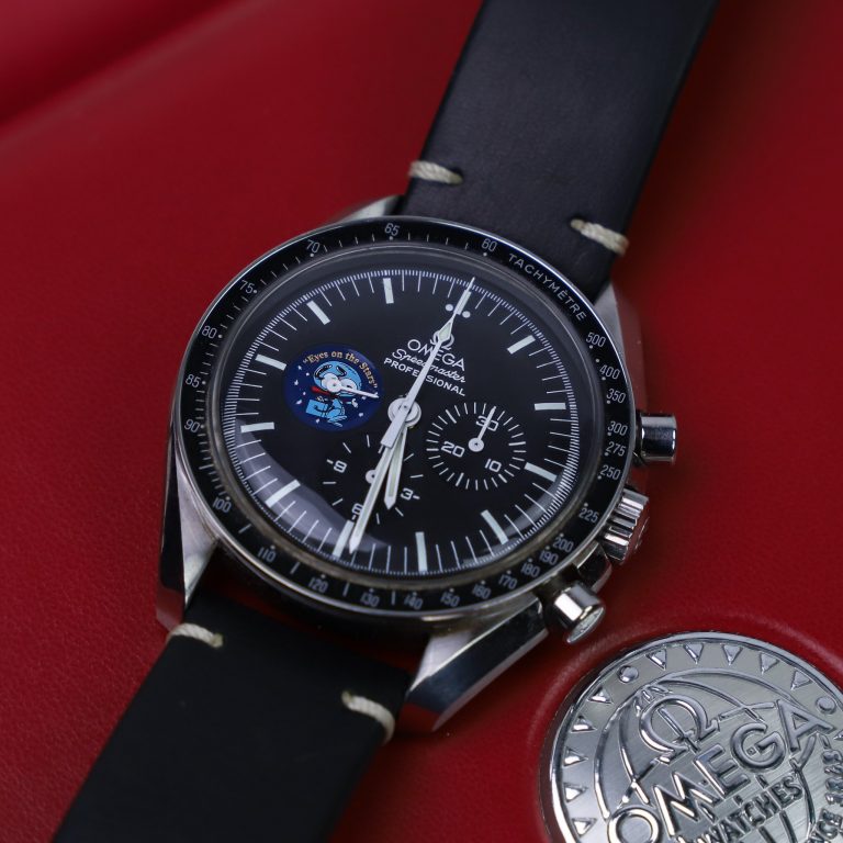 speedmaster snoopy watch