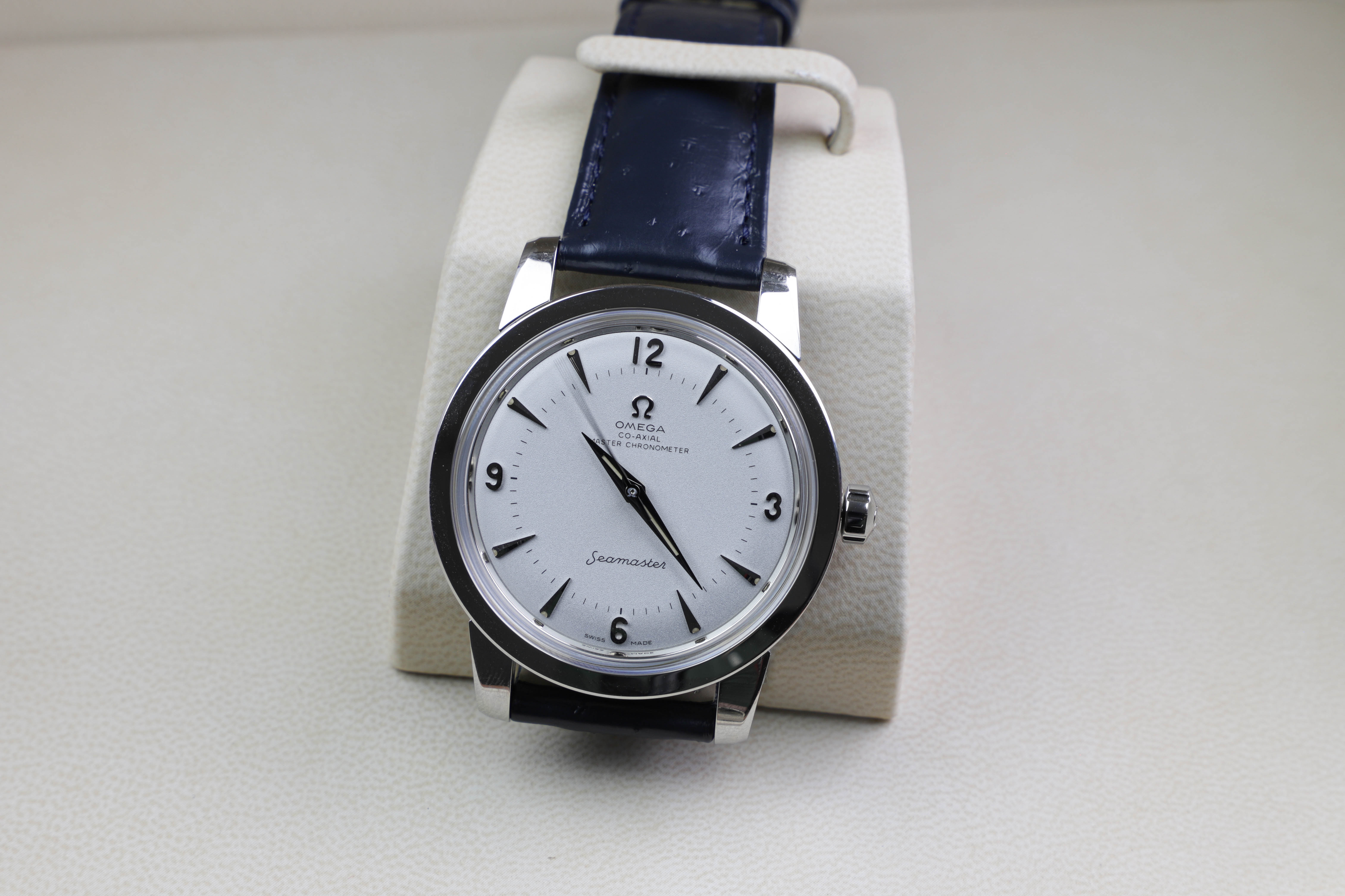 Omega 1948 central outlet second