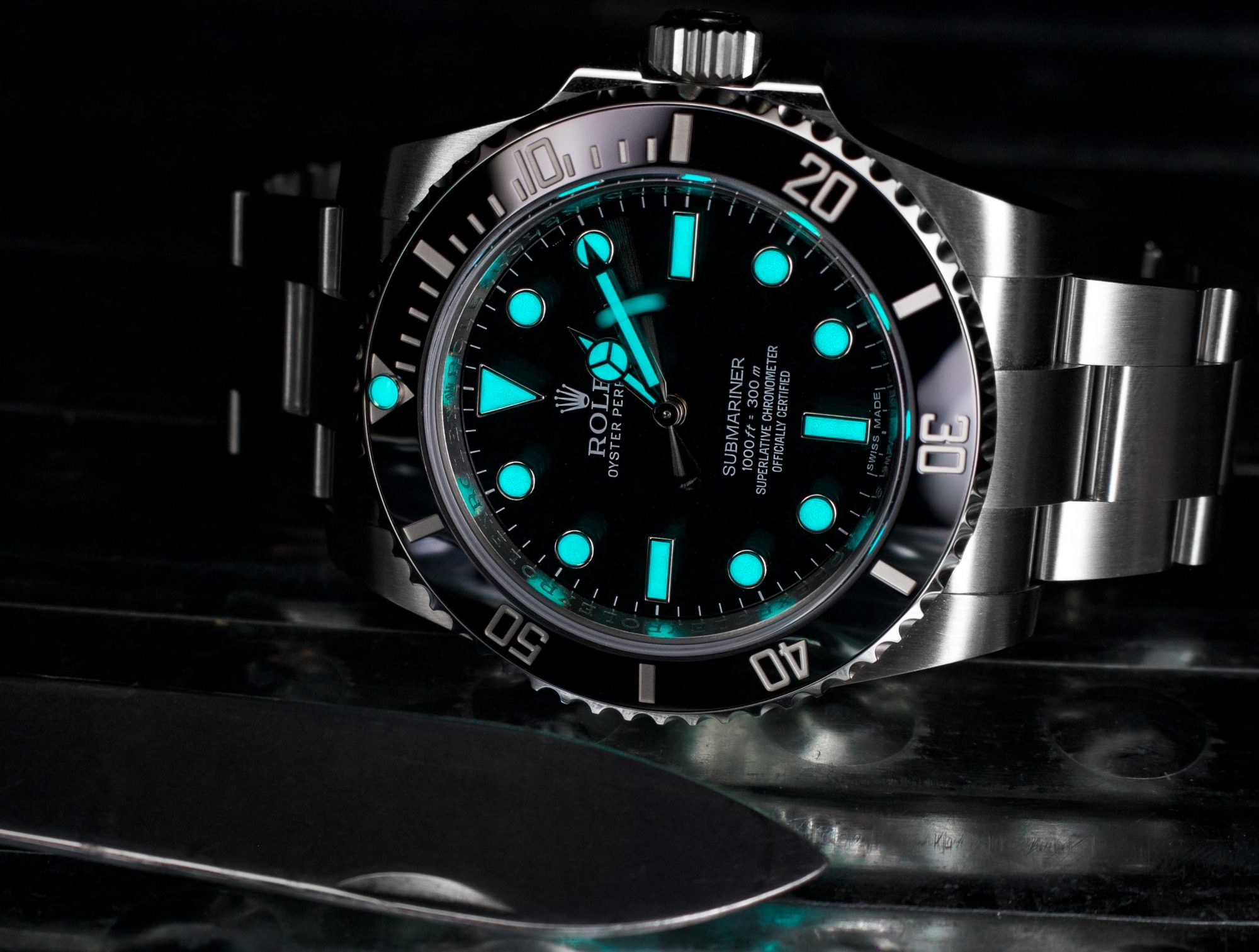 rolex submariner night glow