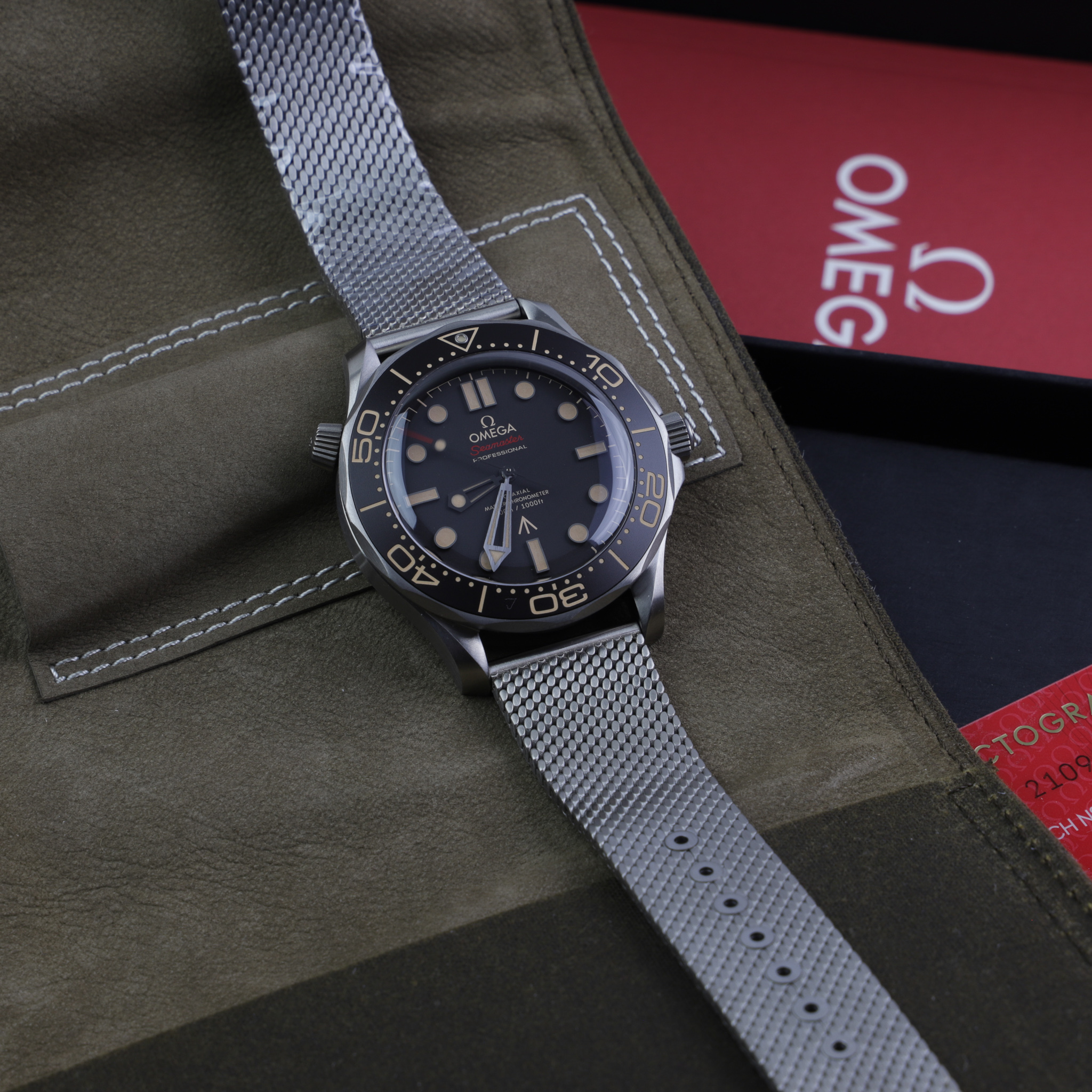Omega Seamaster Diver 300m Co-Axial 007 