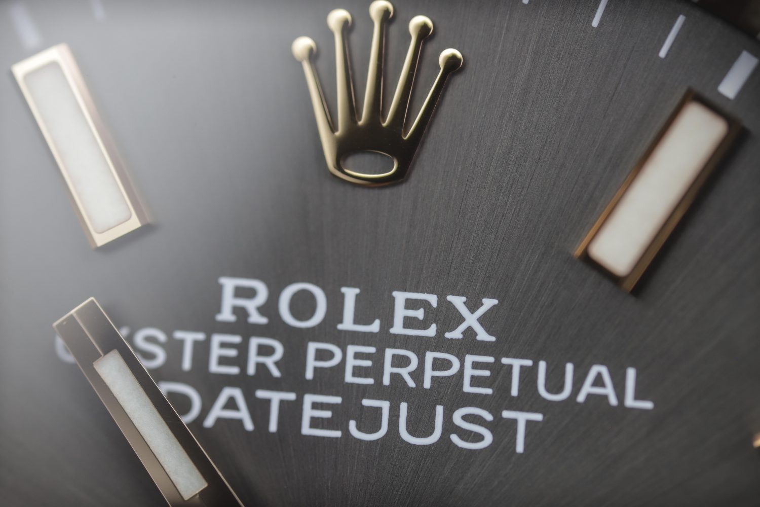 how much does a rolex oyster perpetual weigh