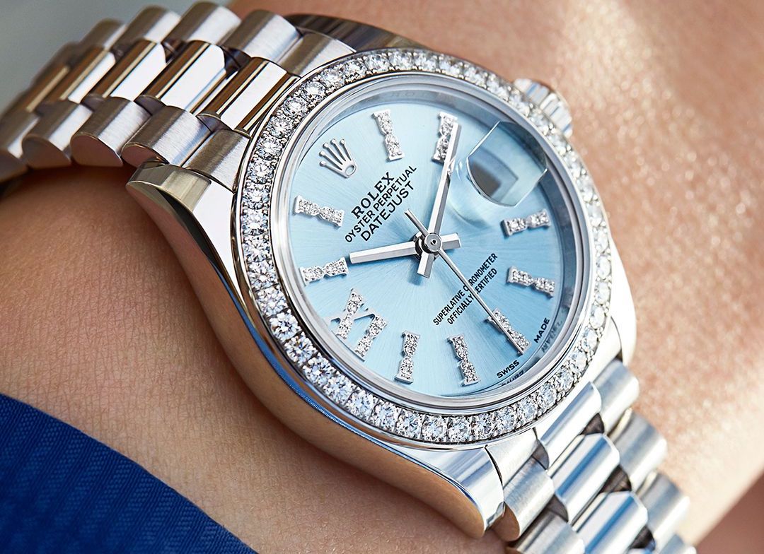 The Different Meanings Behind Gifting a Woman a Watch
