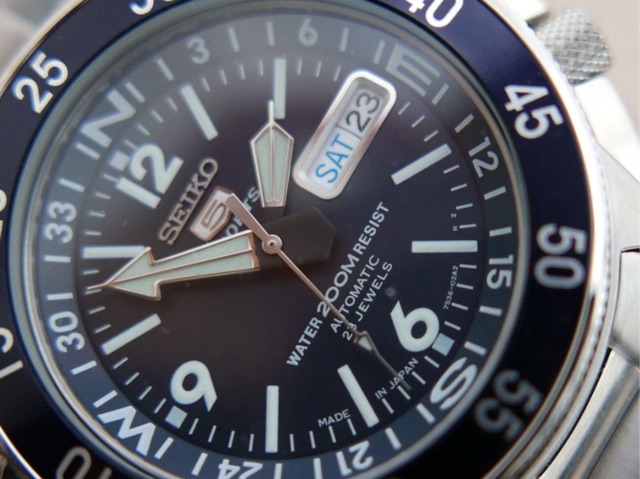 Seiko 5 Sports SKZ209 Review & Complete Guide - Millenary Watches